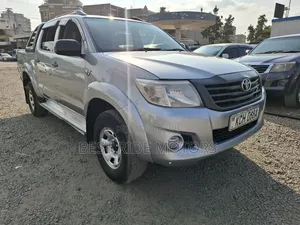 Toyota Hilux 2015 Silver