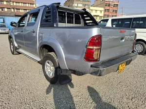 Toyota Hilux 2015 Silver