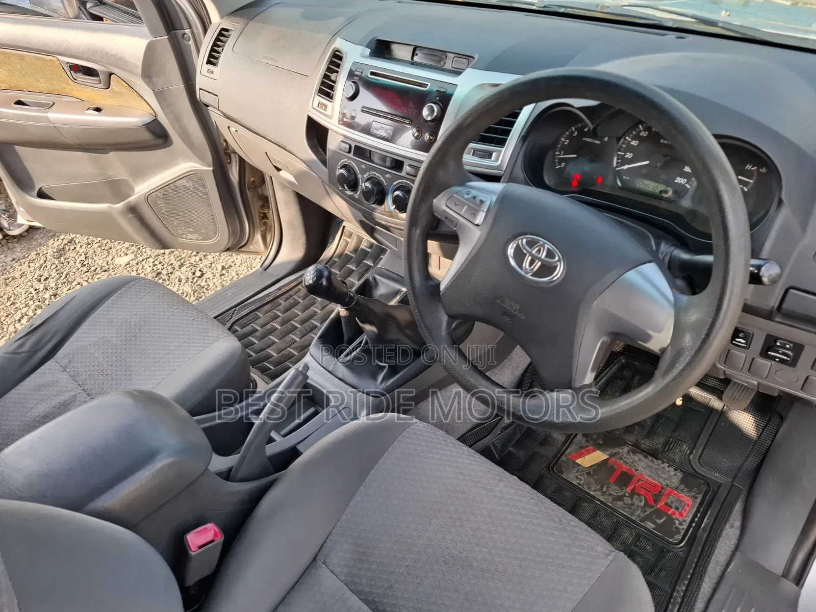 Toyota Hilux 2015 Silver