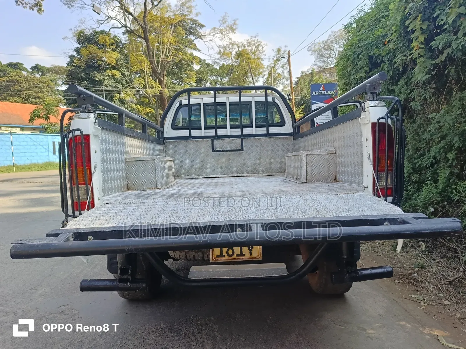 Toyota Hilux 2009 White