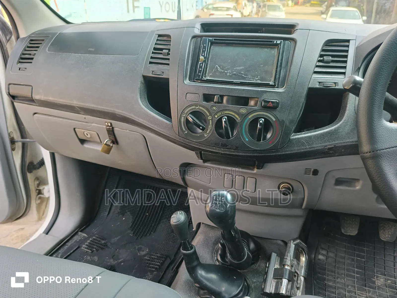 Toyota Hilux 2009 White