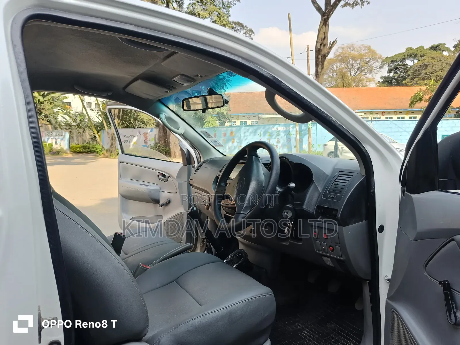 Toyota Hilux 2009 White