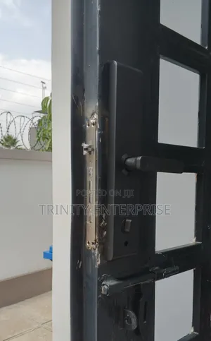 Smart Lock Door TUYA WIFI Remote Unlock Fingerprint Card Password Key