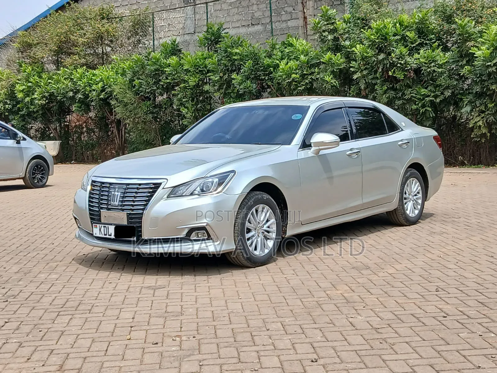 Toyota Crown 2016 Silver