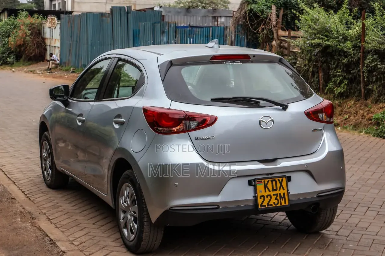 Mazda 2 2018 Silver