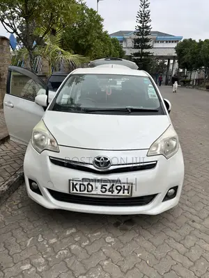 Toyota Ractis 1.3 FWD 2015 Pearl