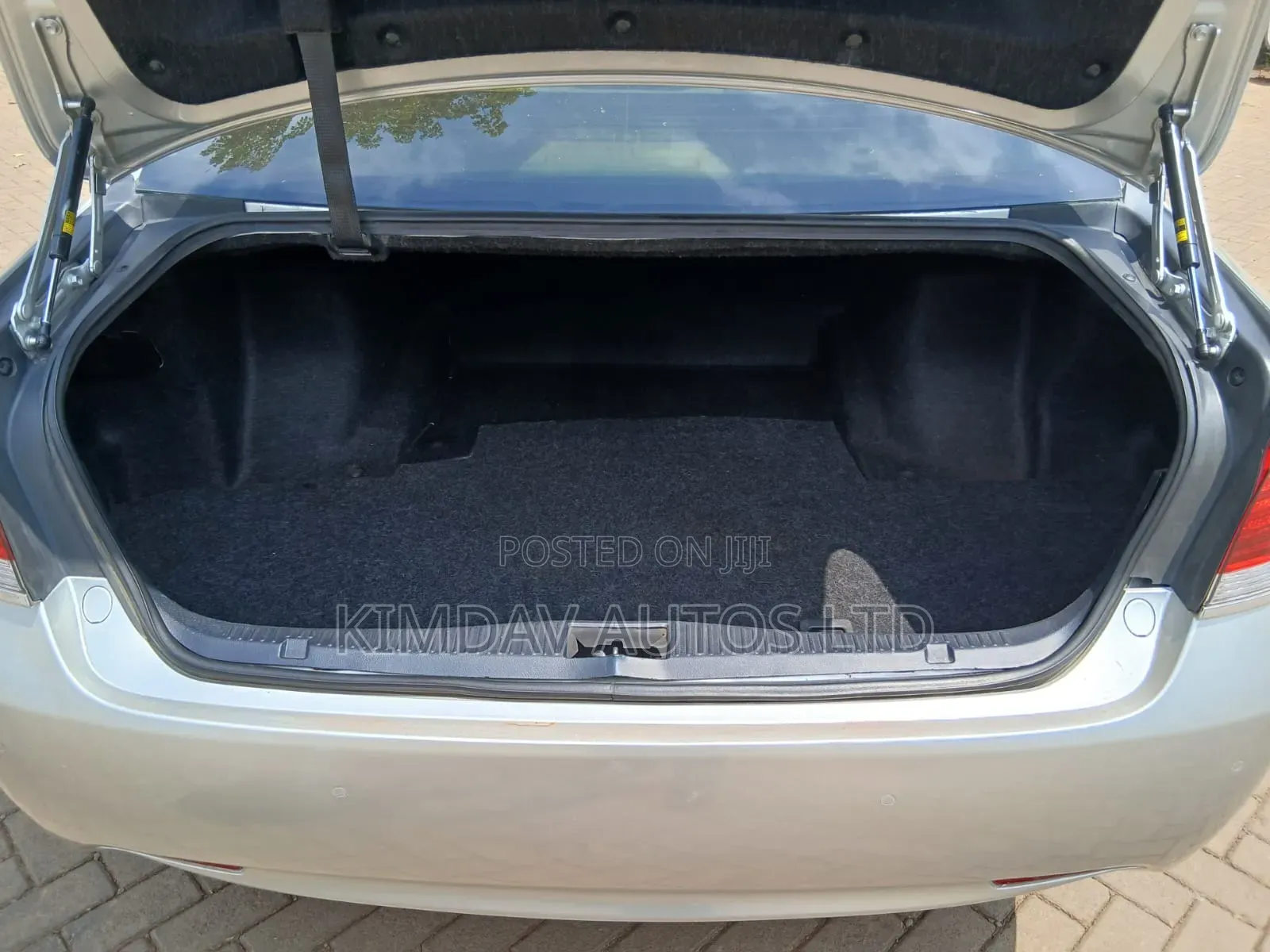 Toyota Crown 2016 Silver