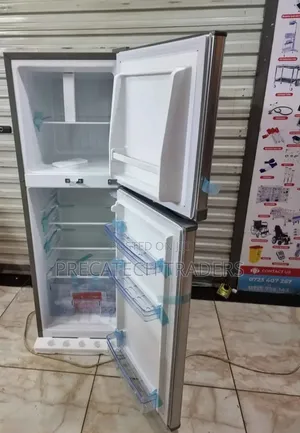 138 Litres Ramtons Defrost Fridge With Spacious Freezer