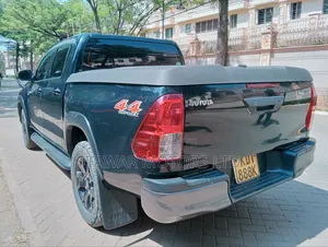 Toyota Hilux 2018 Black