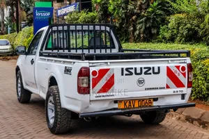 Isuzu D-MAX 2005 White