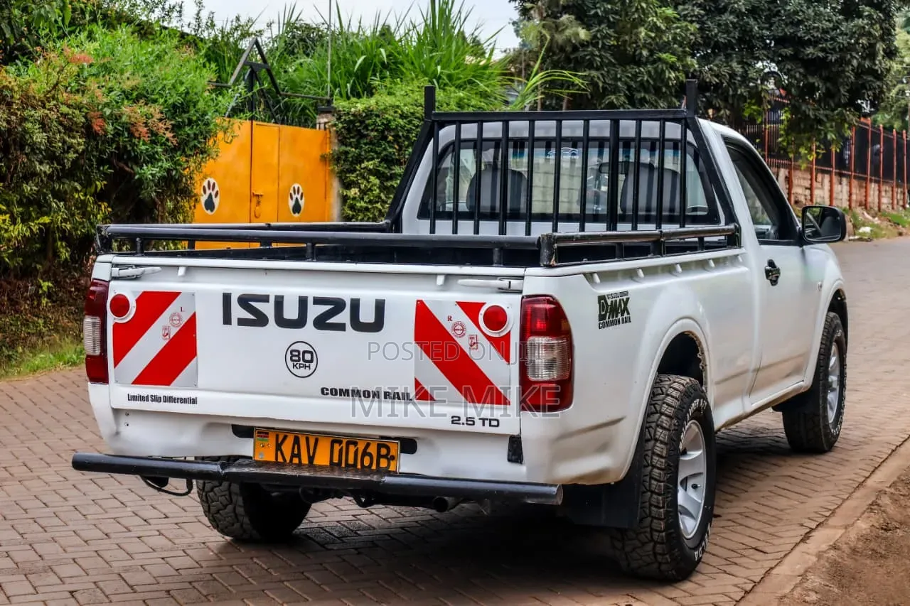 Isuzu D-MAX 2005 White