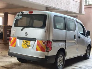 Nissan NP200 2012 Silver