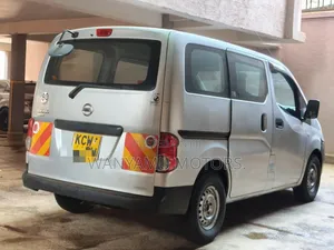 Nissan NP200 2012 Silver