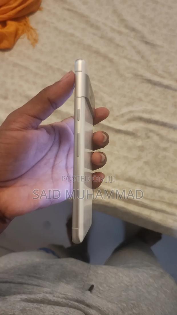 Google Pixel 7 256 GB White - main view