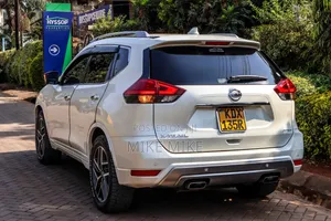 Nissan X-Trail 2.0 Petrol AWD 2018 White