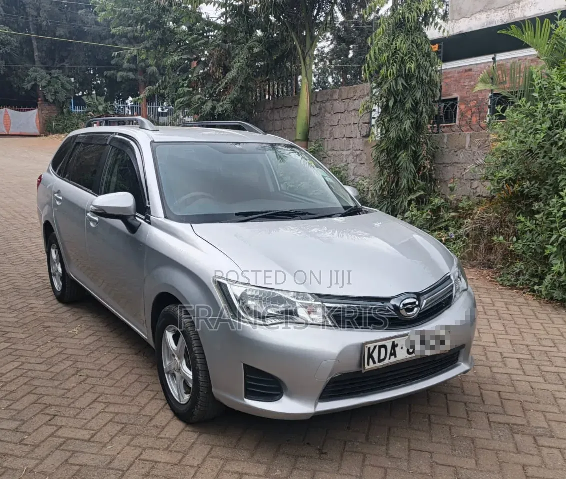 Toyota Corolla Fielder 2013 Silver