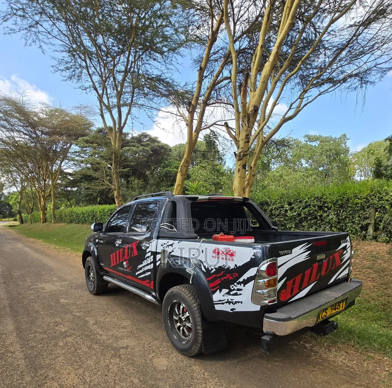 Toyota Hilux 2012 Black