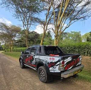 Toyota Hilux 2012 Black