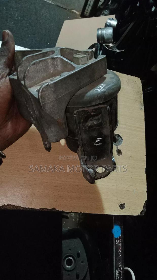 Noah 1AZ Engine Mounting - main view
