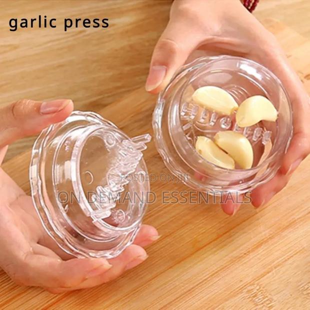 Multifunction Twist Garlic Masher - thumbnail 3