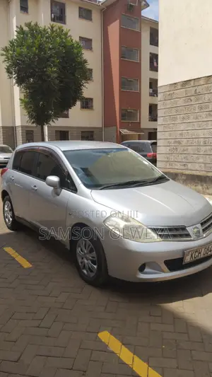Nissan Tiida 1.5L 16V 2010 Silver