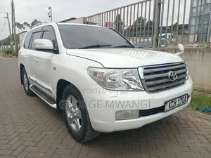 Toyota Land Cruiser 2011 White