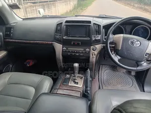 Toyota Land Cruiser 2011 White