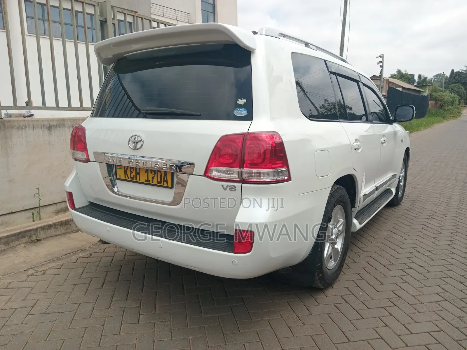 Toyota Land Cruiser 2011 White