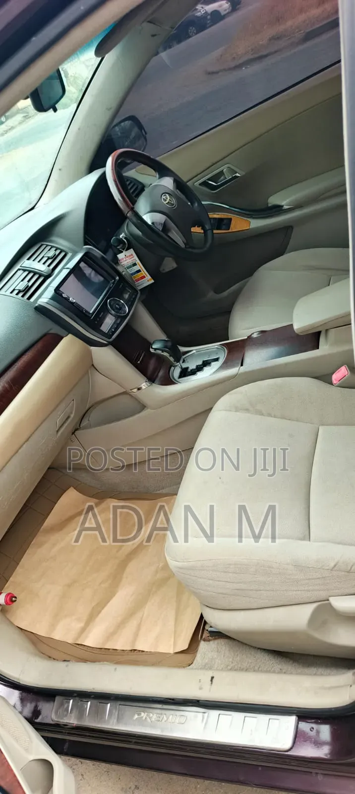 Toyota Premio 2011 Maroon