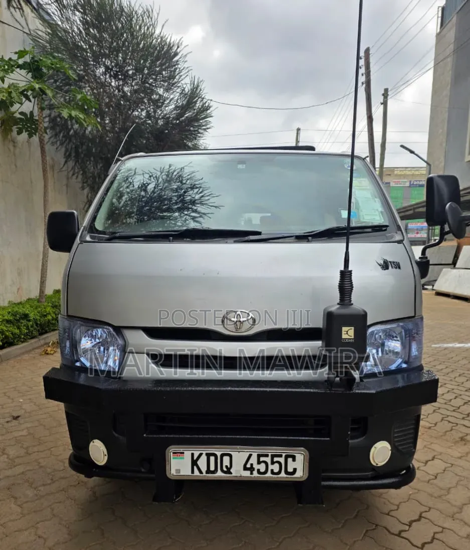 Toyota HiAce 2017 Silver