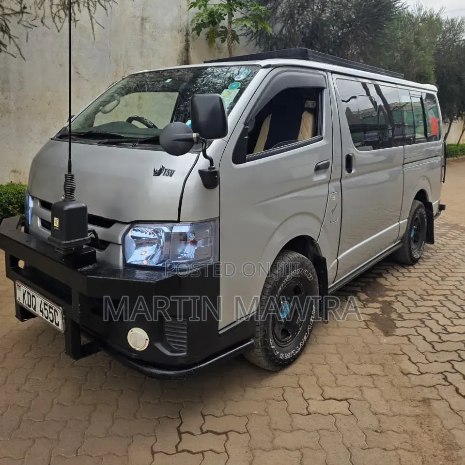 Toyota HiAce 2017 Silver