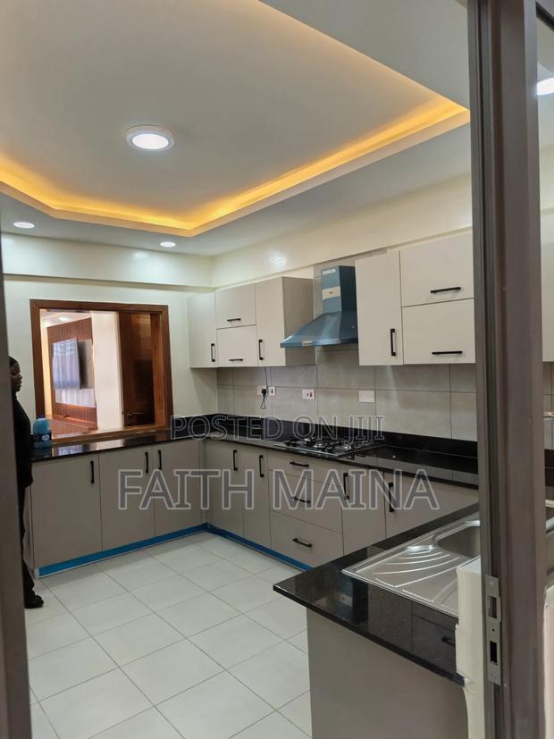 4bdrm Apartment in Kilimani, State House Area for rent
