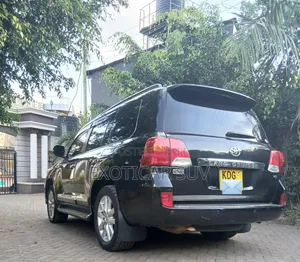 Toyota Land Cruiser 2014