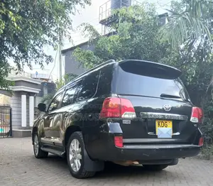 Toyota Land Cruiser 2014