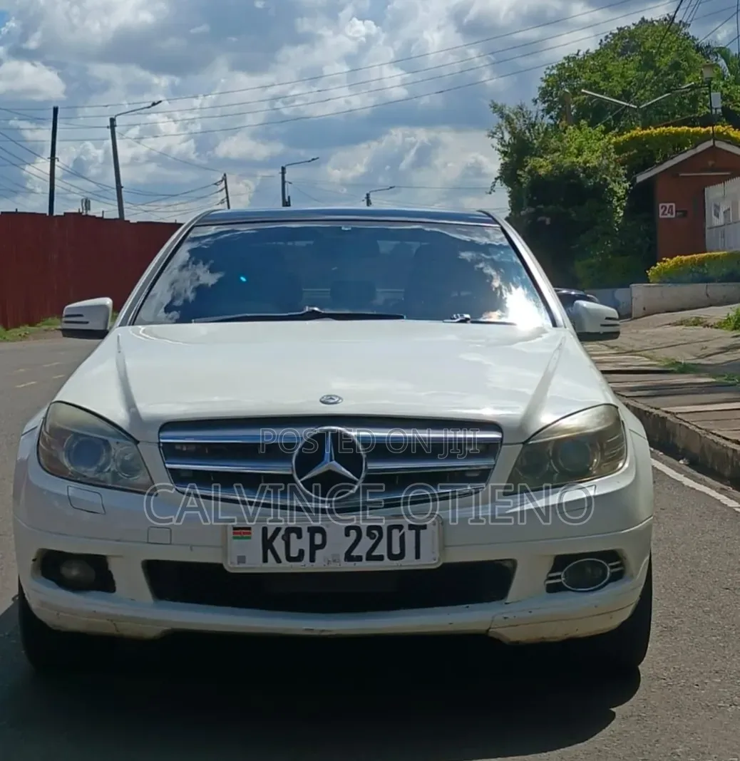 Mercedes-Benz C200 2010 White