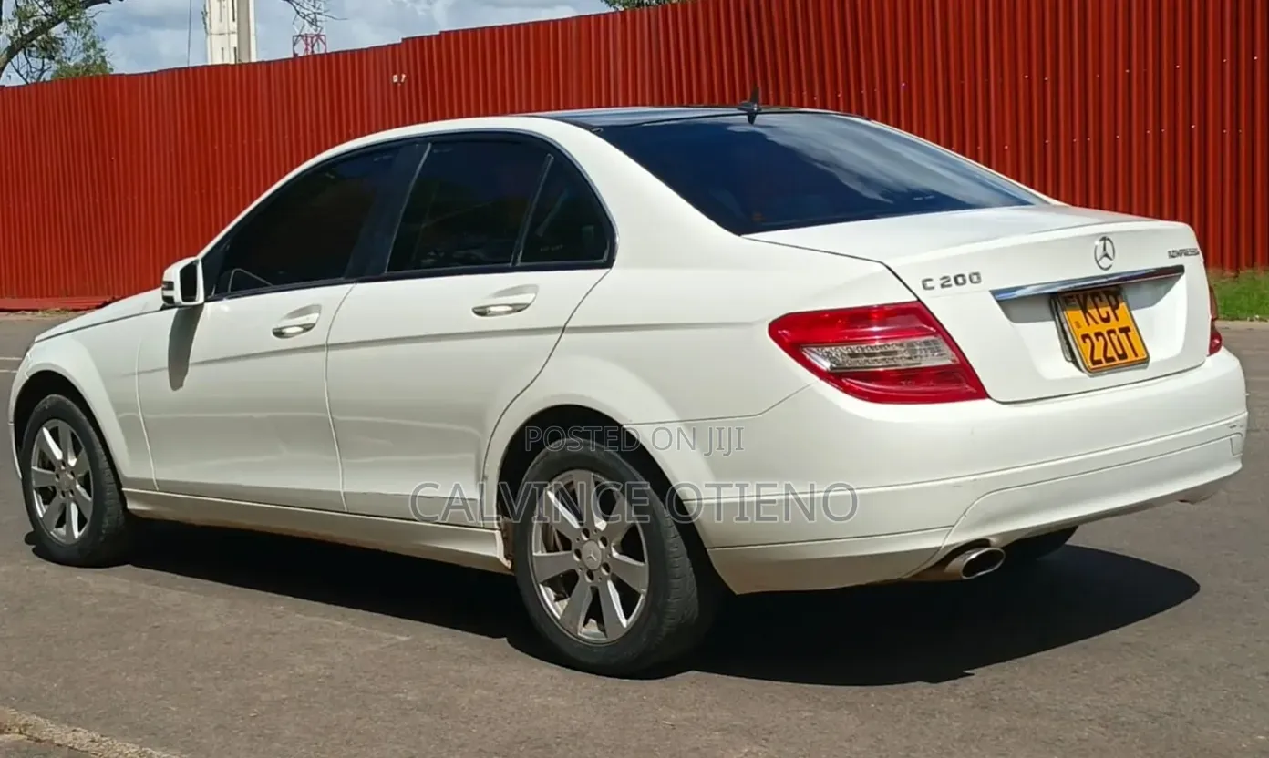 Mercedes-Benz C200 2010 White