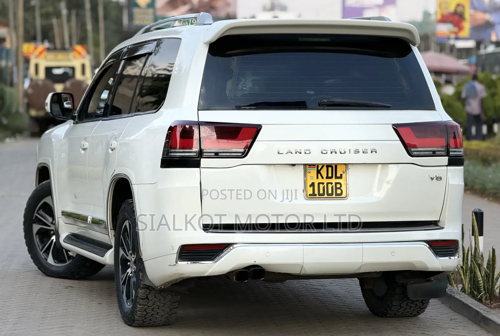 Toyota Land Cruiser 5.7 V8 2009 White