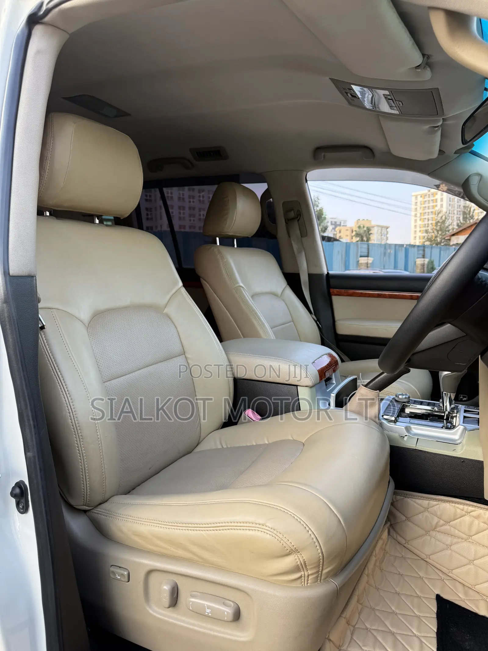 Toyota Land Cruiser 5.7 V8 2009 White