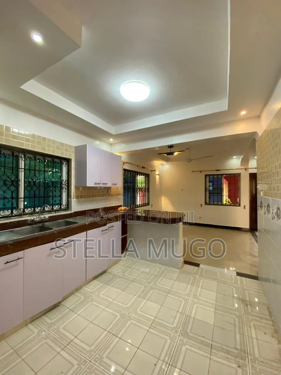 5bdrm Maisonette in Nyali for sale