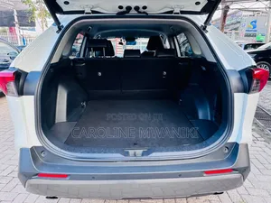 Toyota RAV4 2020 Pearl