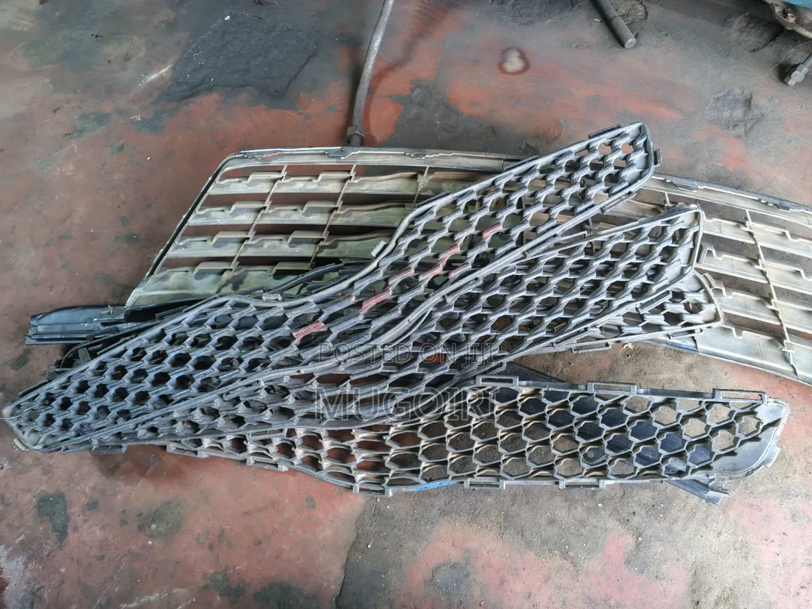 Toyota Vitz Grill