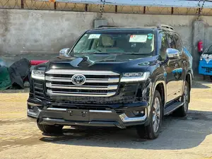 Toyota Land Cruiser LC300 2024 Black