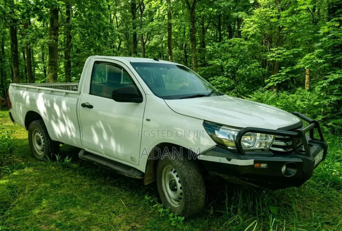 Toyota Hilux 2017 White