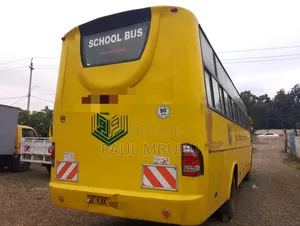 Isuzu Executive Bus 1997 Yellow