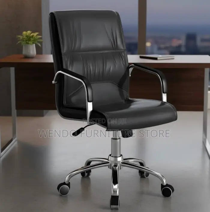 Office Chair : Black Leather Executive Office Chair.