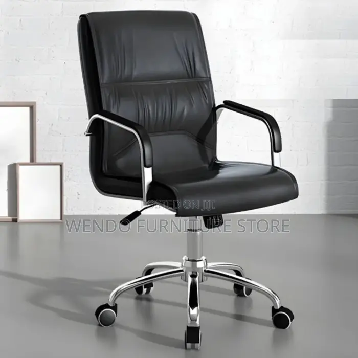 Office Chair : Black Leather Executive Office Chair.