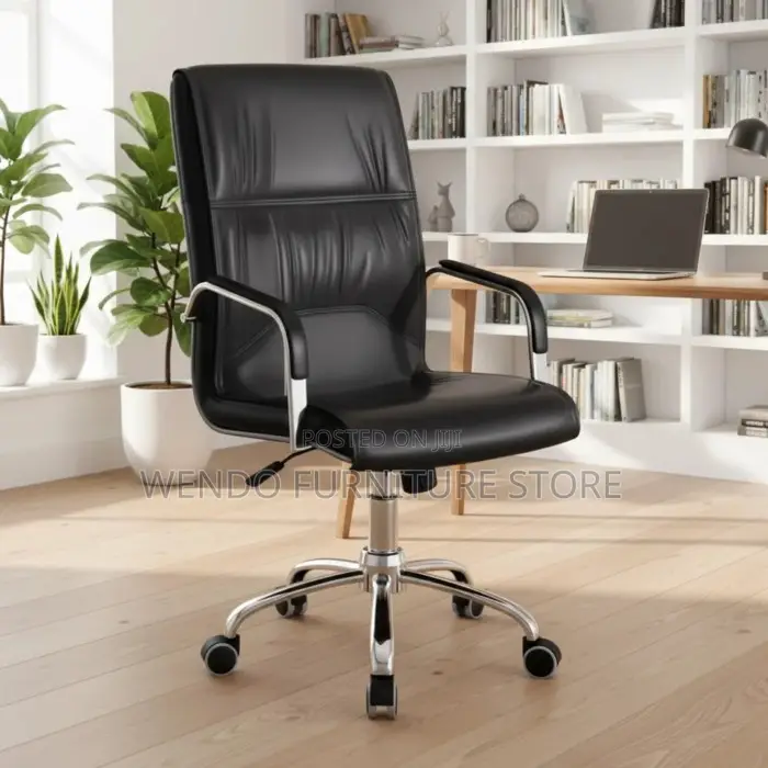 Office Chair : Black Leather Executive Office Chair.