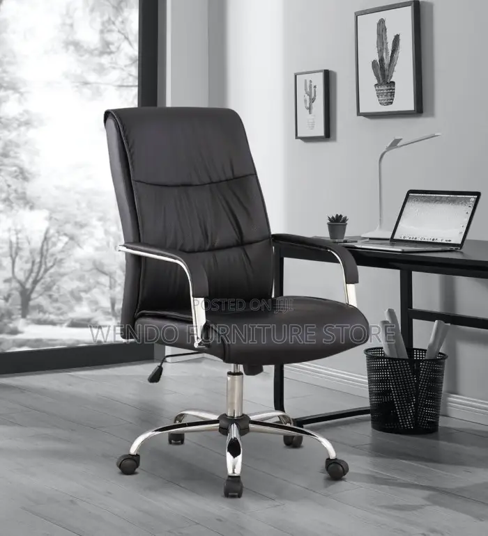 Office Chair : Black Leather Executive Office Chair.