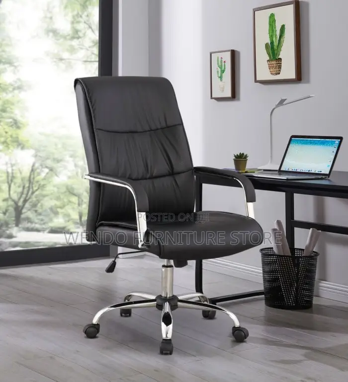 Office Chair : Black Leather Executive Office Chair.