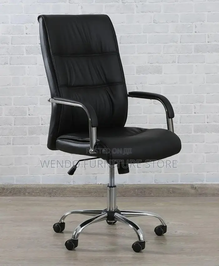 Office Chair : Black Leather Executive Office Chair.